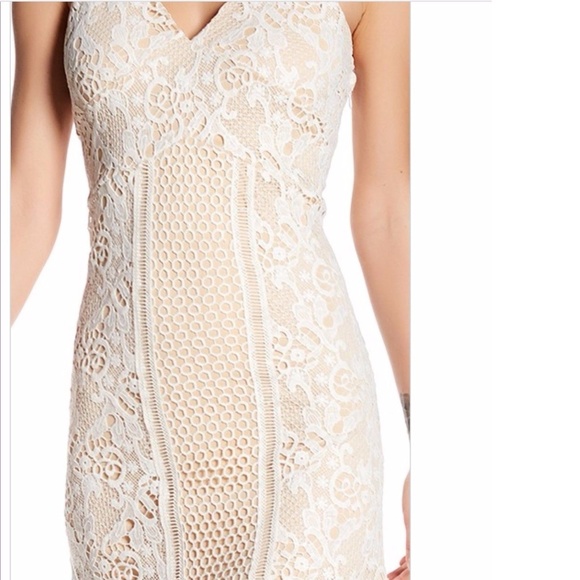 Romeo & Juliet Couture V-Neck Lace Dress - Picture 4 of 4